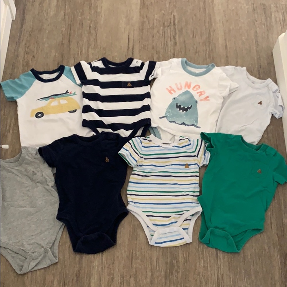 8pc GAP baby onesies 18-24M